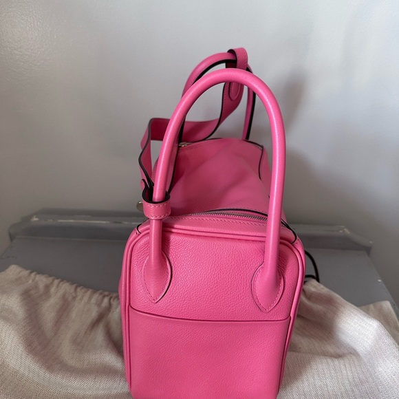 Hermes Lindy 26cm in rose azalee color, evercolor leather w. palladium (silver) - Picture 5 of 10